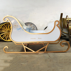 Traîneau de Noël moderne grandeur nature avec Père Noël à vendre – Transport spécial traîneau de Père Noël - Product Image 2