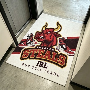 Tapis de sol personnalisé sur le thème des baskets, imprimé avec le logo d'équipe sportive, design personnalisé pour l'entrée d'un magasin de streetwear - Product Image 4
