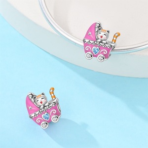 Abalorios de cobre chapados en plata con diseño de mariposa delicada y circonitas, ideales para pulseras europeas, joyería de moda. - Product Image 5