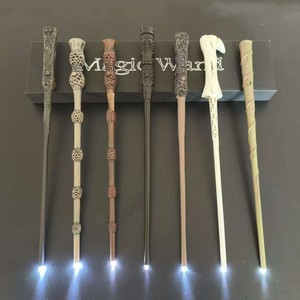 <span class=keywords><strong>Baguette</strong></span> <span class=keywords><strong>Magique</strong></span> LED Lumineuse - Accessoire de Costume d'Halloween pour Enfants, <span class=keywords><strong>Baguette</strong></span> Lumineuse de Sorcier pour Cosplay et Faveurs de Fête - Product Image 3