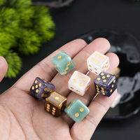 Dés à six faces en pierre semi-précieuse naturelle de 15 mm, gravés et sablés, avec points dorés, pour jeux de société ou cadeaux