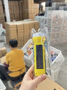 C03-04 Résoudre les problèmes <span class=keywords><strong>d</strong></span>'éclairage dans les zones sans électricité Lampe solaire Lucky Tiger comme source <span class=keywords><strong>d</strong></span>'éclairage de secours à domicile - Product Image 4