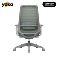 Chaise ergonomique moderne confortable avec dossier en maille, accoudoirs réglables, appui-tête et châssis à réglage multi-niveaux