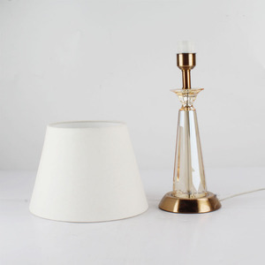 2021 Trung Quốc nhà sản xuất đèn trắng Linen Chụp đèn pha lê Bàn Cạnh Giường ngủ sang trọng pha lê LED vẻ đẹp đèn - Product Image 4