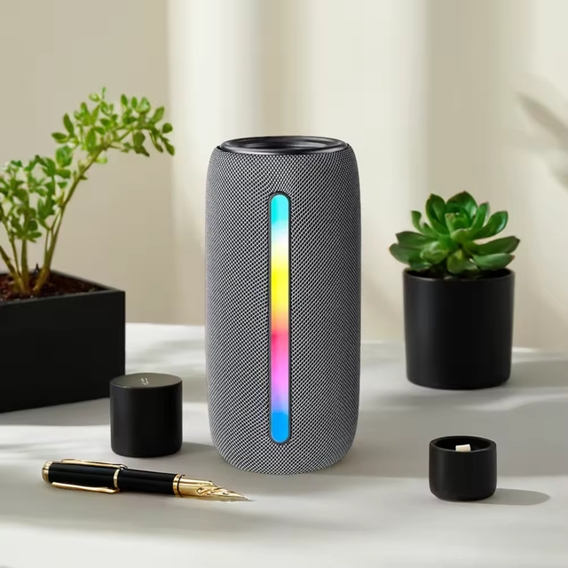 Manufacture Portable Bluetooth Speaker Flip8 Wireless Stereo Hd Sound Speaker for Home Party
