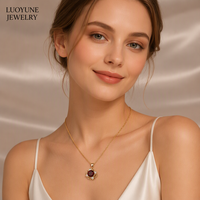 LUOYUNE 2026 Collier Pendentif Tendance en Laiton Plaqué Or 18K avec Breloque Fleur Tournante Flocon de Neige Zircon Cubique pour Vente en Gros aux Boutiques