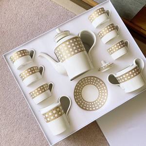 Vente flash : Ensemble de café et de thé en céramique diagonale blanche et dorée, luxueux et nordique, 15 pièces - Product Image 5