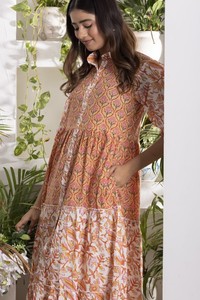 Vestido Blanco con Parches Estilo Mostaza para Mujer, con Cierre de Botones y Cuello, Diseño de Tres Capas con Vuelo para un Look Casual y Elegante - Product Image 4