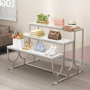 Mesa de pie de oro de metal de moda Mesa de exhibición de anidación de estilo moderno estable para <span class=keywords><strong>Boutique</strong></span> - Product Image 1