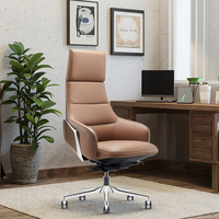 Chaise de bureau exécutive ergonomique moderne et confortable avec revêtement en cuir véritable, base en aluminium entièrement en mesh, repose-pieds inclinable réglable