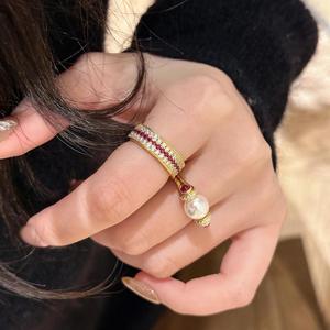 Anillo de Plata de Ley S925 con Tres Hileras de Diamantes, Brillante Rojo Rosa, con un Toque de Lujo, Moda Clásica y Sensación de Alta Gama - Product Image 1