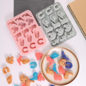 HY Moule à chocolat Cowboy 15 cavités Chapeau de Cowboy Bottes et <span class=keywords><strong>Cheval</strong></span> Western Cowboy <span class=keywords><strong>Thème</strong></span> Moule pour la cuisson - Product Image 6