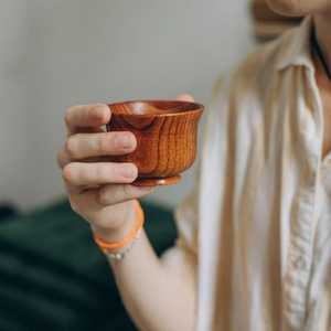 ถ้วยชาไม้ธรรมชาติ ทำด้วยมือจากไม้คุณภาพเยี่ยม เหมาะสำหรับดื่มชา กาแฟ หรือเครื่องดื่มร้อนอื่นๆ เป็นมิตรกับสิ่งแวดล้อม - Product Image 2