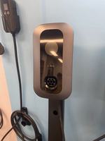 Nuevo Cargador de Vehículos Eléctricos (VE) de 4 Pulgadas con Pantalla LCD, Tipo 2, 7kW, Estación de Carga de Pared para el Hogar, con APP, RFID, WiFi, OCPP 1.6J, IP65, Certificado CE