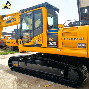 Máquina sobre orugas KOMATSU PC200, sistema de control avanzado, motor Cummins de bajo mantenimiento con lubricación automática - Product Image 1