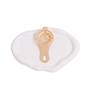 Séparateur d'œufs en plastique, outil de cuisine pratique pour la séparation du jaune et du blanc - Product Image 1