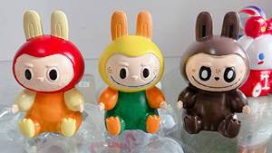 Jouets décoratifs d'art d'<span class=keywords><strong>action</strong></span> en vinyle peints à la main - DIY Fluid Bear <span class=keywords><strong>Tirelire</strong></span> Statue en résine pour les occasions de Noël - Product Image 6