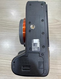 Appareil photo numérique avancé ILCE-7RM3A, appareil photo à mise au point automatique mixte, A7R <span class=keywords><strong>III</strong></span>, un appareil photo numérique - Product Image 4
