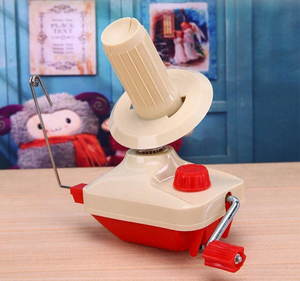 Enrouleur de laine en plastique écologique à manivelle 2026, <span class=keywords><strong>support</strong></span> pour bobine de fil, enrouleur de fil, <span class=keywords><strong>machine</strong></span> à enrouler les fibres, kit de couture, mode - Product Image 3