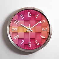 Horloge murale silencieuse en acier inoxydable avec affichage numérique, alimentée par piles, design créatif et tendance pour salon, en aluminium, personnalisable