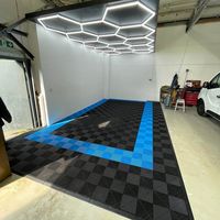 Dalles de sol de garage en PP flexibles, dalles modulaires en PP emboîtables pour le stationnement des voitures, atelier, fabricant en Chine