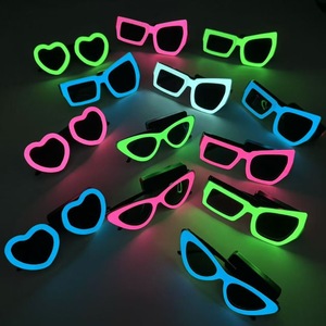 Gafas de Fiesta de Navidad con Forma de Corazón <span class=keywords><strong>LED</strong></span> de Neón 2025, Gafas Luminosas para Bar, Conciertos, Clubes, Música, Accesorios de Disfraces, Artículos Novedosos - Product Image 1