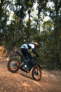 Motocicletta Elettrica Fuoristrada 48V 20AH 2200W, 30 Mph, Motore Brushless, Freni a Disco Idraulici, Perfetta per Avventure all'Aperto - Product Image 4