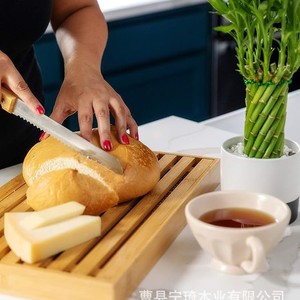 Cortador de pan de bambú con cuchillo y bandeja para migas para uso doméstico, color madera natural, estilo minimalista, madera maciza Ku-0872 - Product Image 2