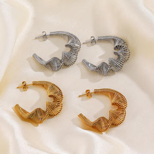 Kadınlar için paslanmaz çelik düzensiz şekilli geometrik altın top küpe toptan yuvarlak kare U C şekilli bükülmüş küpe - Product Image 5