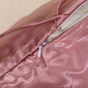 Set di Biancheria da Letto <span class=keywords><strong>in</strong></span> Raso di <span class=keywords><strong>Seta</strong></span> di Lusso, <span class=keywords><strong>Copripiumino</strong></span> e Lenzuola <span class=keywords><strong>in</strong></span> Tinta Unita, Set da 4 Pezzi - Product Image 6