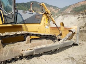 รถดันดินตีนตะขาบ D65EX-16 มือสอง นำเข้าจากญี่ปุ่น ความจุดันดิน 4.3 เมตร น้ำหนัก 18000 กิโลกรัม รับประกัน 6 เดือน ระบบตรวจสอบระยะไกล - Product Image 3