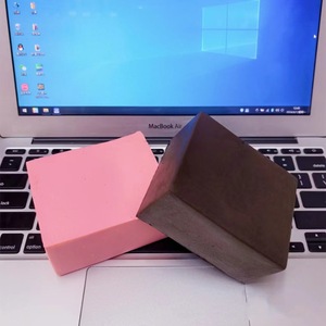 Jouet à presser jaune en TPE souple à rebond lent, anti-stress pour enfants de 8 à 13 ans, unisexe - Product Image 3