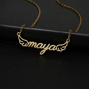 Collana Unisex Personalizzabile Showfay con Nome, Placcata in <span class=keywords><strong>Oro</strong></span> 18K, Acciaio Inossidabile, Motivo a Farfalla Trendy, Perla <span class=keywords><strong>d</strong></span>'Acqua Dolce, Regalo per Bambini - Product Image 5