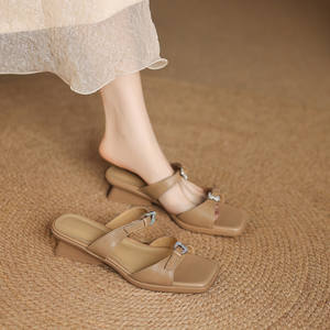 Sandales plates en cuir pour femmes, style nouveau, bout carré, plateforme simple, tendance et polyvalentes, faciles à enfiler. - Product Image 5