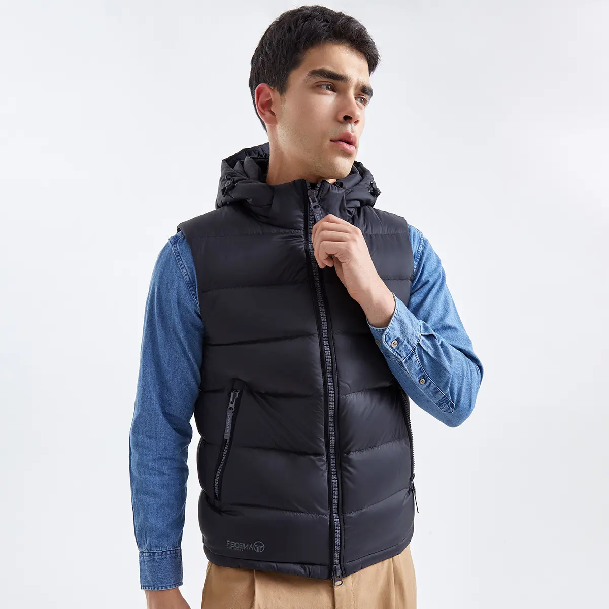 Custom logo puffer vest 90% down filling warm and fashion sleeveless vest jacket