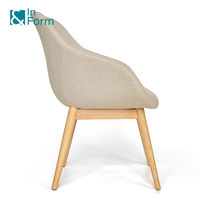 Fauteuil nordique moderne en mousse à injection de tissu beige pour loisirs Chaises pour visiteurs de zone d'attente pour réception de bureau pour projet contractuel