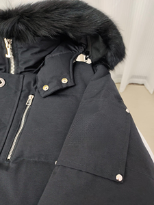 Giacca Puffer Invernale da Uomo con Logo Personalizzato, Imbottita in Piuma d'Oca, con Cappuccio e Cerniera, Stile Inglese, Nero Lucido - Product Image 4