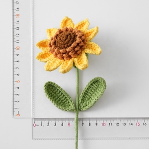 Venta al por mayor de girasoles tejidos a mano de una sola capa, diseño multicolor de ganchillo para decoración del hogar y festividades - Product Image 2