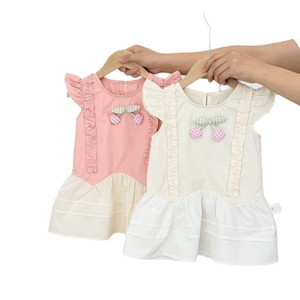 Abito Estivo 2026 per Bambina Stile Fresco con Maniche a Volant, Pizzo a Ciliegia e Orlo Arricciato - Product Image 5