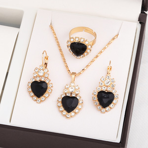 Conjunto de Joyería en Forma de Corazón, Collar, Aretes y Anillo de Aleación de Zinc con Cristales de Estrás, Joyería de Moda para Mujer para Fiestas - Product Image 1