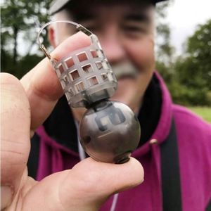 Mangeoire de pêche à la carpe en plastique 11G-12G, boule de flotteur avec <span class=keywords><strong>cage</strong></span> à appâts de pêche à injection d'eau - Product Image 6
