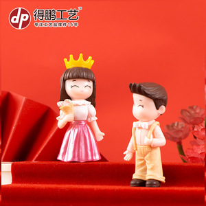 การ์ตูนคู่รักจิ๋วตกแต่งเค้ก PVC ตุ๊กตาแต่งงานสีเหลืองสีขาวสีแดงสีเหลืองคู่ D1320 - Product Image 4