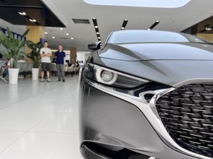 Se Aceptan Pedidos Personalizados: <span class=keywords><strong>Mazda</strong></span> 3 <span class=keywords><strong>2023</strong></span> 2.0L Automático, Volante a la Izquierda, Asientos de Cuero, Neumáticos R18, Interior Oscuro, Color Negro Obsidiana de Calidad - Product Image 4