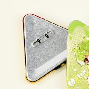 Pin Tombol Segitiga Glitter Kustom Vograce - Product Image 3