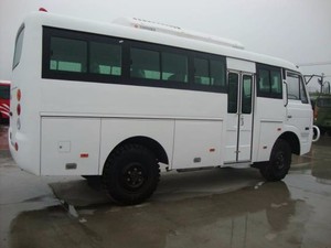 2025 Año <span class=keywords><strong>Dongfeng</strong></span> Nuevo 25 Asientos Diesel Coach <span class=keywords><strong>Bus</strong></span> <span class=keywords><strong>4x4</strong></span> Off Road <span class=keywords><strong>Bus</strong></span> - Product Image 2