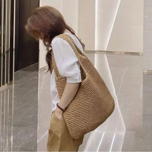 Bolso de mano tejido a mano directamente de fábrica, grande, de paja, arcoíris, con correa de hombro suave, tipo cubo, para uso diario, para mujer, a <span class=keywords><strong>la</strong></span> moda. - Product Image 4