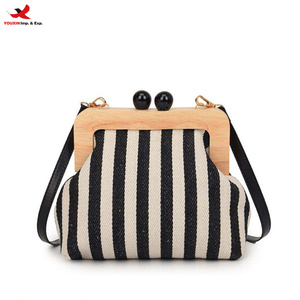 Sac à bandoulière populaire pour femme en toile rayée, style pochette, tendance célébrité, prêt à expédier, commande en gros mixte - Product Image 1