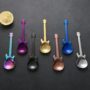 Personalizzato colorato di lusso in acciaio inossidabile di moda creativa forma di chitarra tè gelato Dessert cucchiaio di miscelazione del caffè