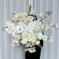 Centro de Mesa de Flores Artificiales de Seda Realistas Blancas Hechas a Mano, Arreglo Floral Colgante para Techo para Salón de Bodas de Hotel