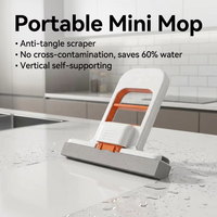 Ensemble de mini-balais pliables en éponge avec 1 tampon de rechange et manche en plastique pour nettoyer rapidement et garder l'ordre dans la cuisine, la salle de bain, sur les plans de travail, les carreaux, le verre et les tables.